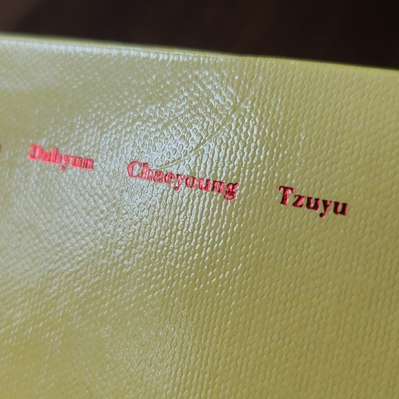 Twice Twicetagram album - Picture 2 of 2